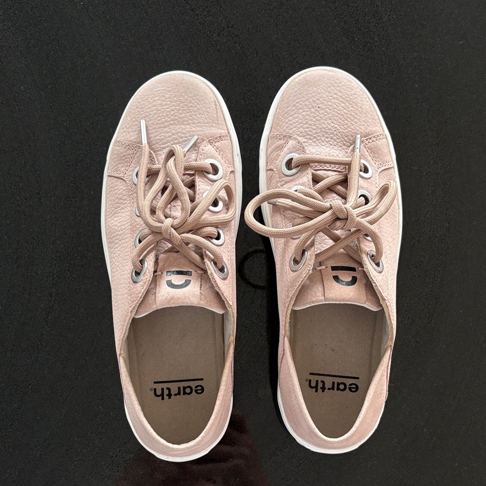 Earth Women's Blush Pink Sneakers
